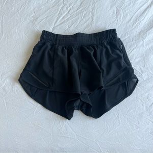 Lululemon Hotty Hot Lined Short 2.5”